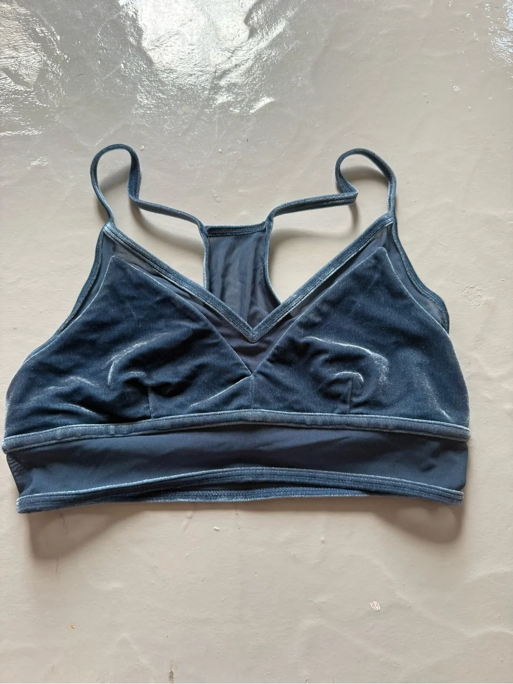 ALO Yoga Luxe Bra in Eclipe Blue